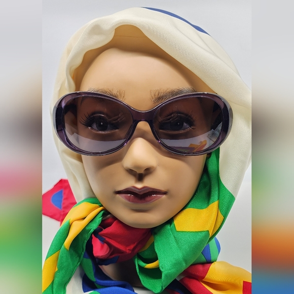 EUC Chanel Sunglasses Purple complete with box - Picture 3 of 6